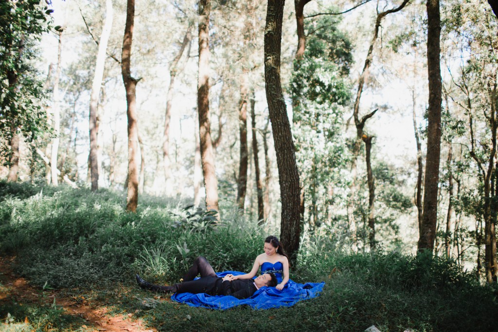 Pre-Wedding Photographer In Bali: Photoshoot At Mount Batur, Kintamani Forest, Cepung Waterfall And Tegal Wangi Beach by Hendra  on OneThreeOneFour 13