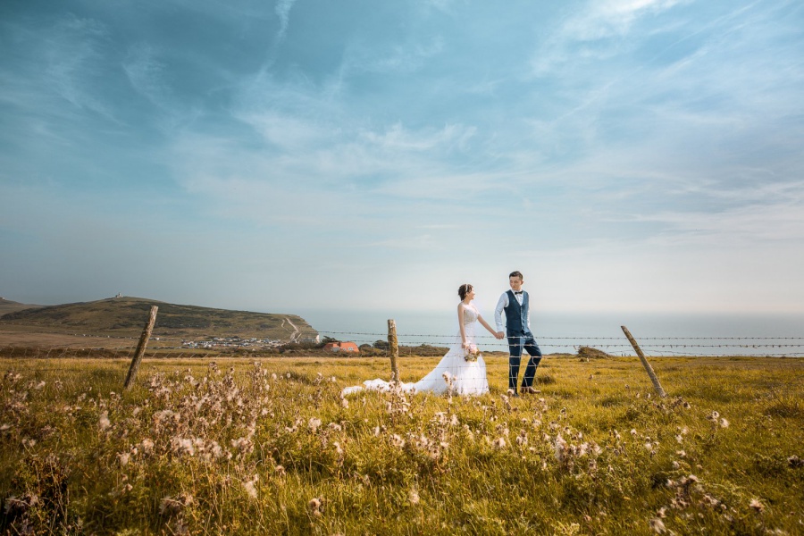 London Pre-Wedding Photoshoot At White Cliffs Of Dover by Dom  on OneThreeOneFour 3