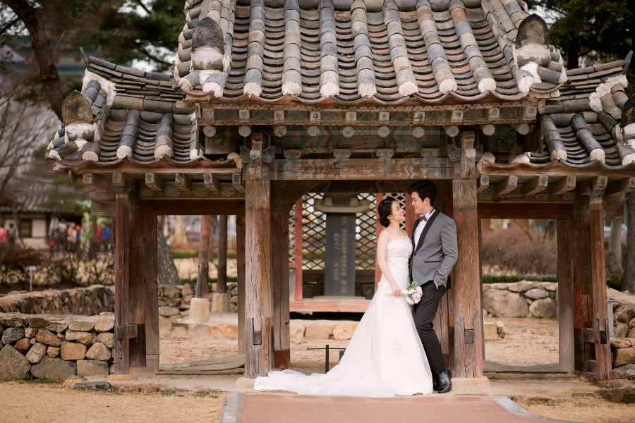 LL&ZY: Magical pre-wedding in Seoul at Haneul Park, National Folk Museum and Samcheong-dong by Junghoon on OneThreeOneFour 14