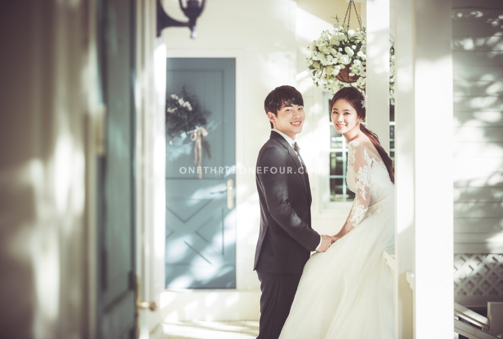 Korean Studio Pre-Wedding Photography: 2017 ePhoto Essay Studio Collection by ePhoto Essay Studio on OneThreeOneFour 5