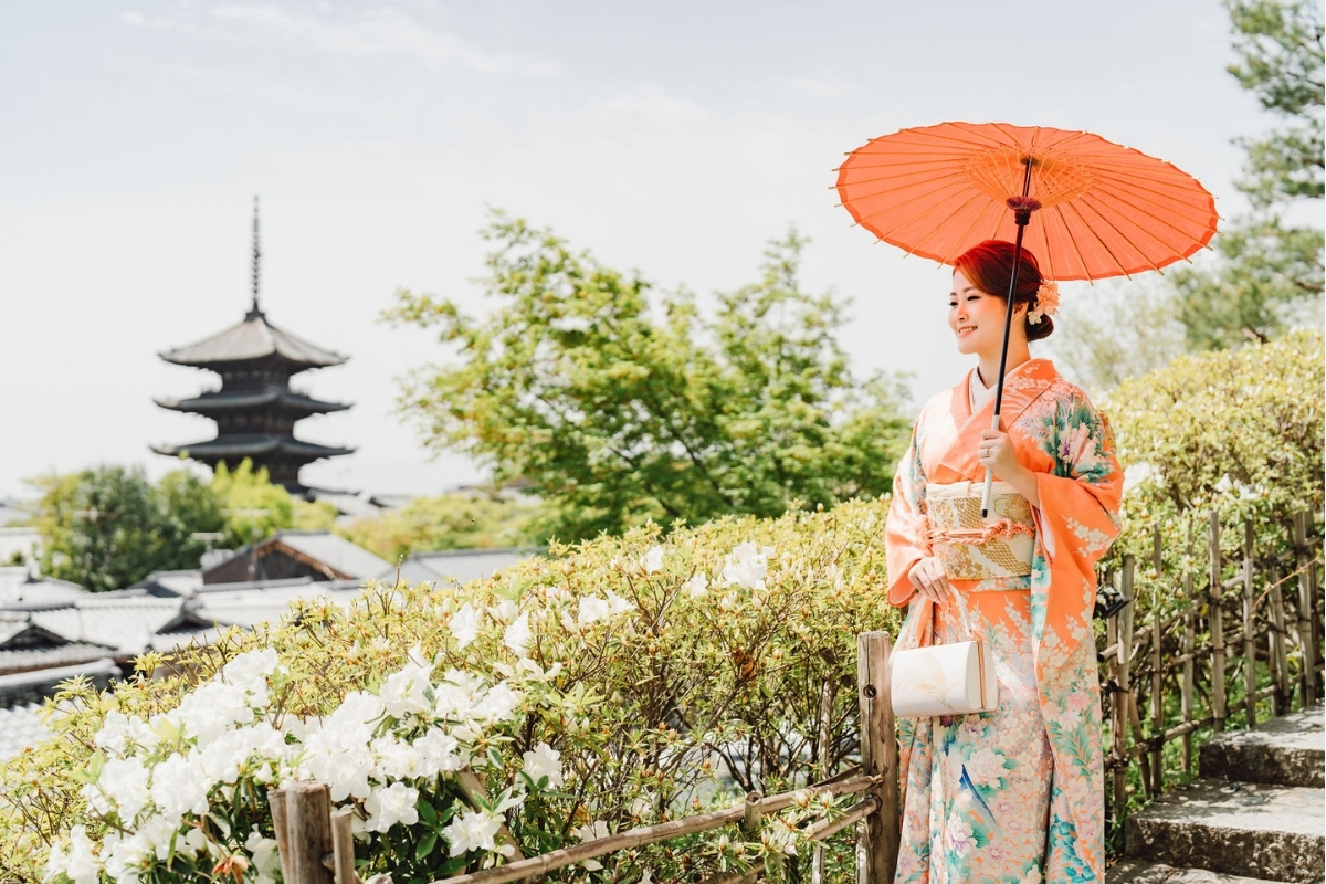 Kyoto Pre-Wedding Photoshoot with Eikando Temple, Mt Wakakusa, and Nara Deer Park by Kinosaki on OneThreeOneFour 12