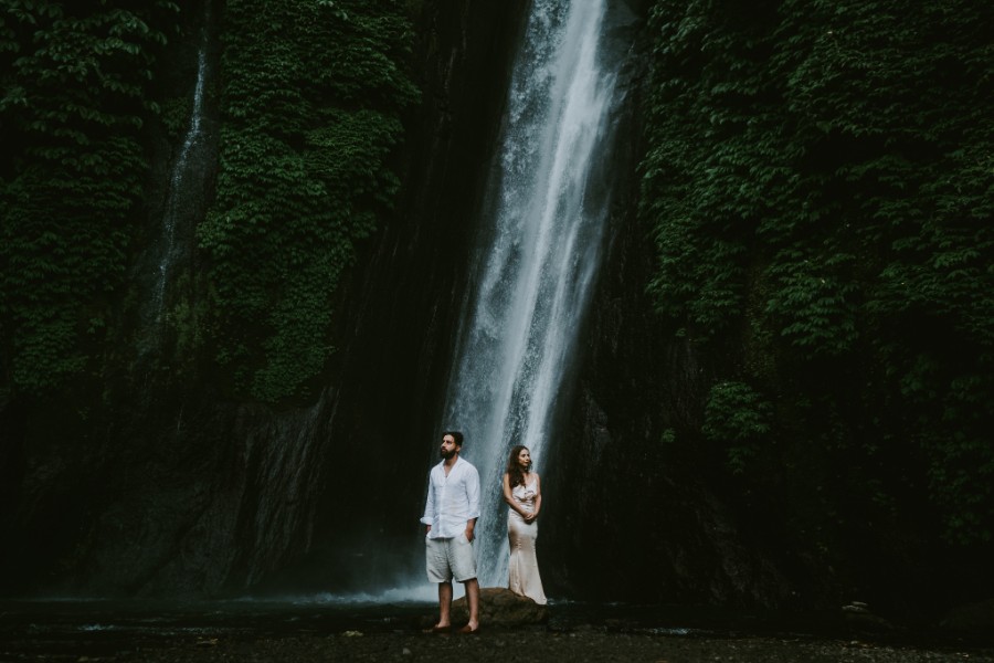 N&F: Mystical Honeymoon Photoshoot in Bali by Cahya on OneThreeOneFour 23