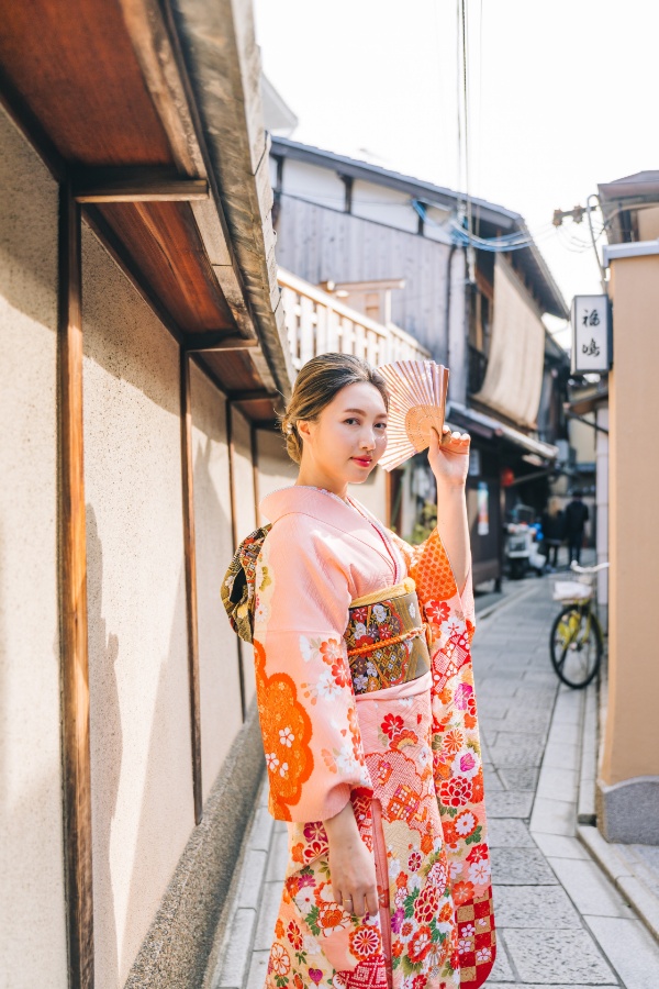 Kyoto Kimono Prewedding Photoshoot Higashiyama District Japan by Shu Hao on OneThreeOneFour 85