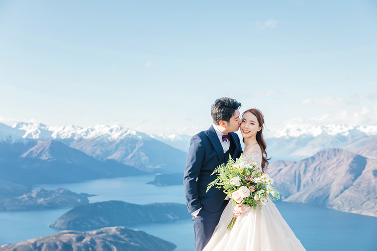 Pre-wedding photoshoot new zealand mountain peak