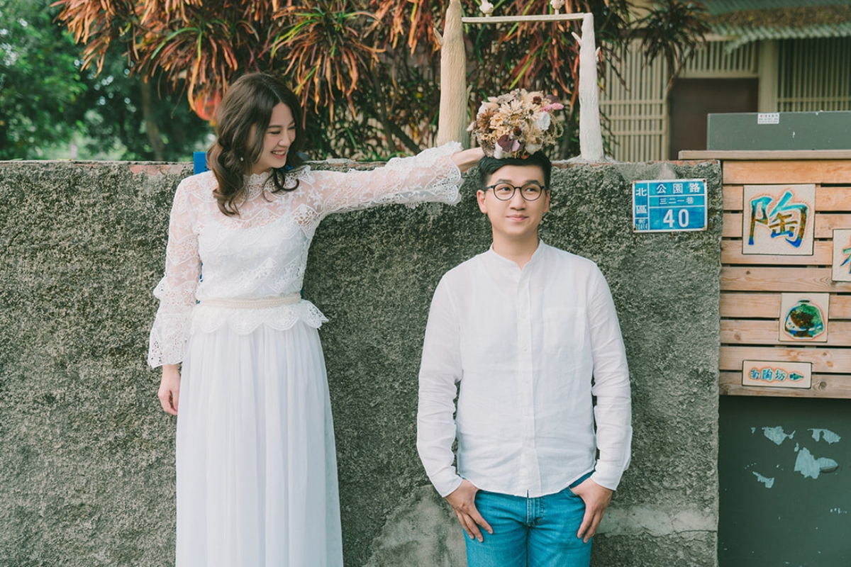 Taiwan Pre-Wedding Photoshoot Local Neighbourhood Street Garden Beach by  on OneThreeOneFour 3