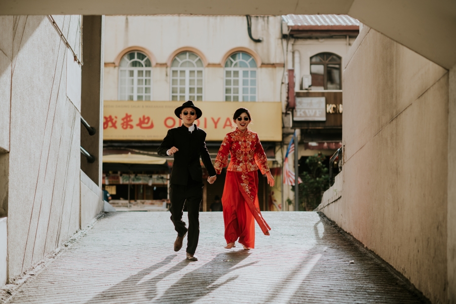 Retro Oriental Pre Wedding Photoshoot In Kuala Lumpur Petaling Street by Yan on OneThreeOneFour 28