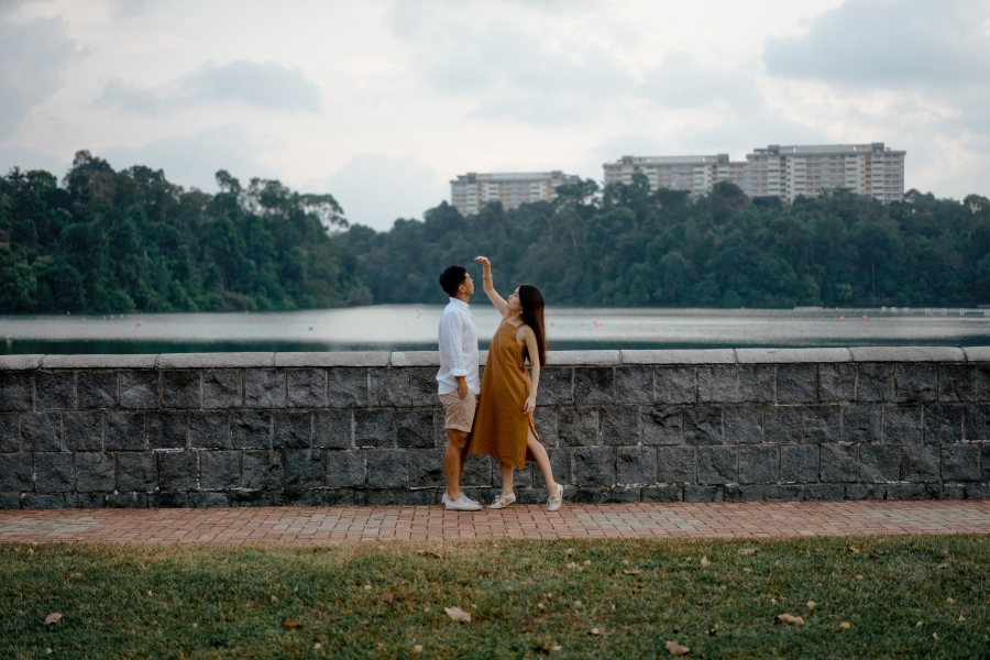 Singapore Pre-Wedding Photoshoot At Lower Peirce Reservoir With Puppies by Charles on OneThreeOneFour 3