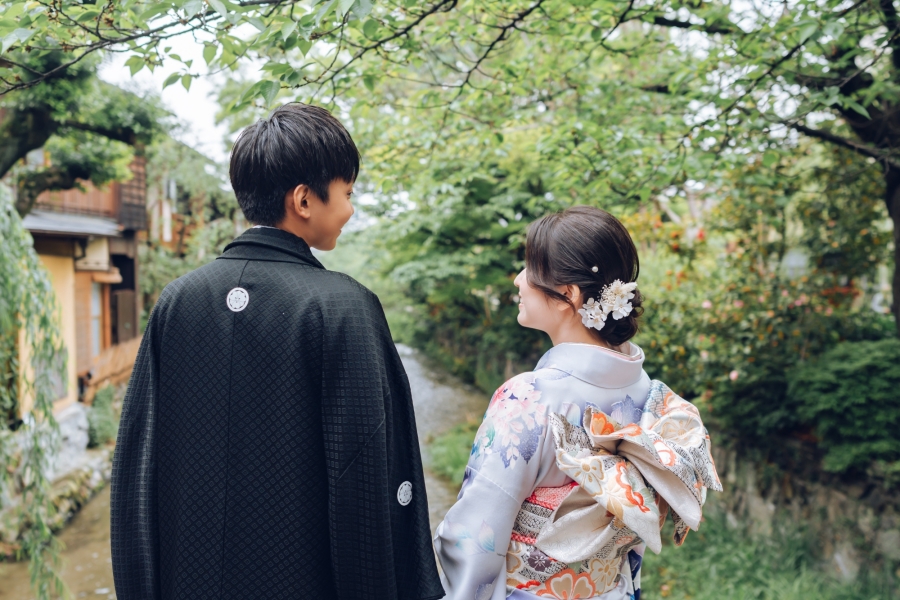 Blooms of Love: Aylsworth & Michele's Kyoto and Nara Spring Engagement by Kinosaki on OneThreeOneFour 4