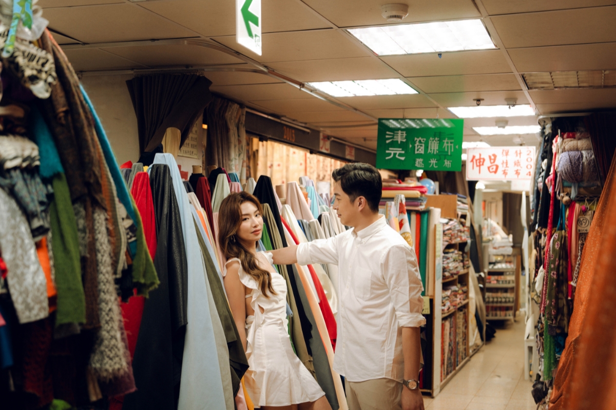 Taiwan Pre-Wedding Photoshoot Dadaocheng Golden Waterfall Jiufen Night Shoot Indoor Studio by OneThreeOneFour on OneThreeOneFour 15