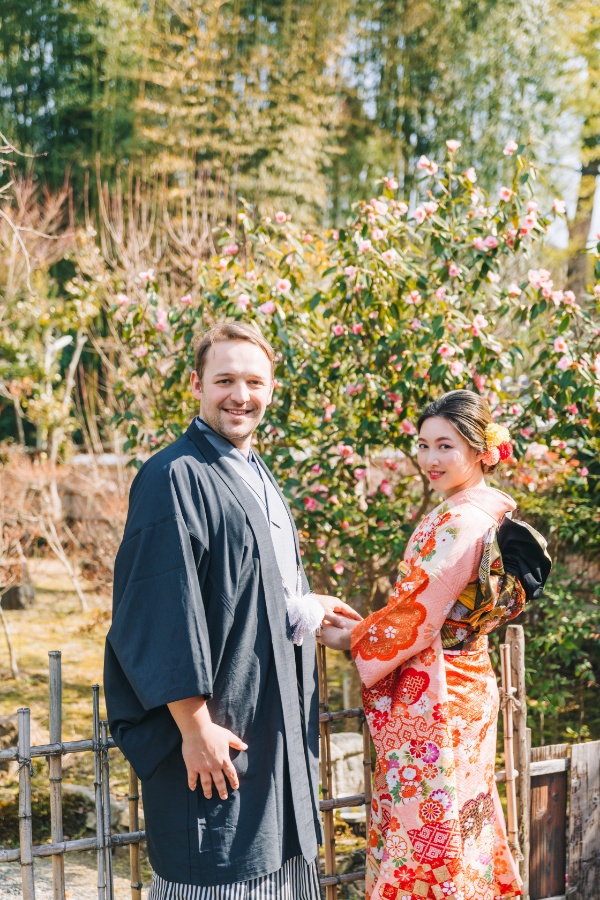 Kyoto Kimono Prewedding Photoshoot Higashiyama District Japan by Shu Hao on OneThreeOneFour 29