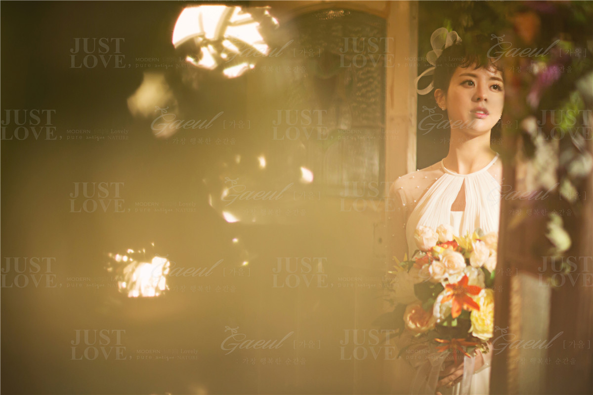 Korean Studio Pre-Wedding Photography: Floral by Gaeul Studio on OneThreeOneFour 14