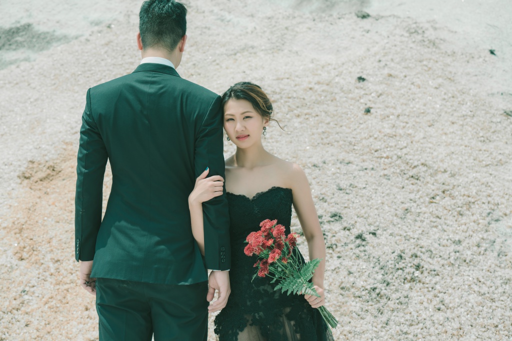 Engagement Photoshoot At Taiwan's Bailuwan And Salt Mountain  by Star on OneThreeOneFour 10