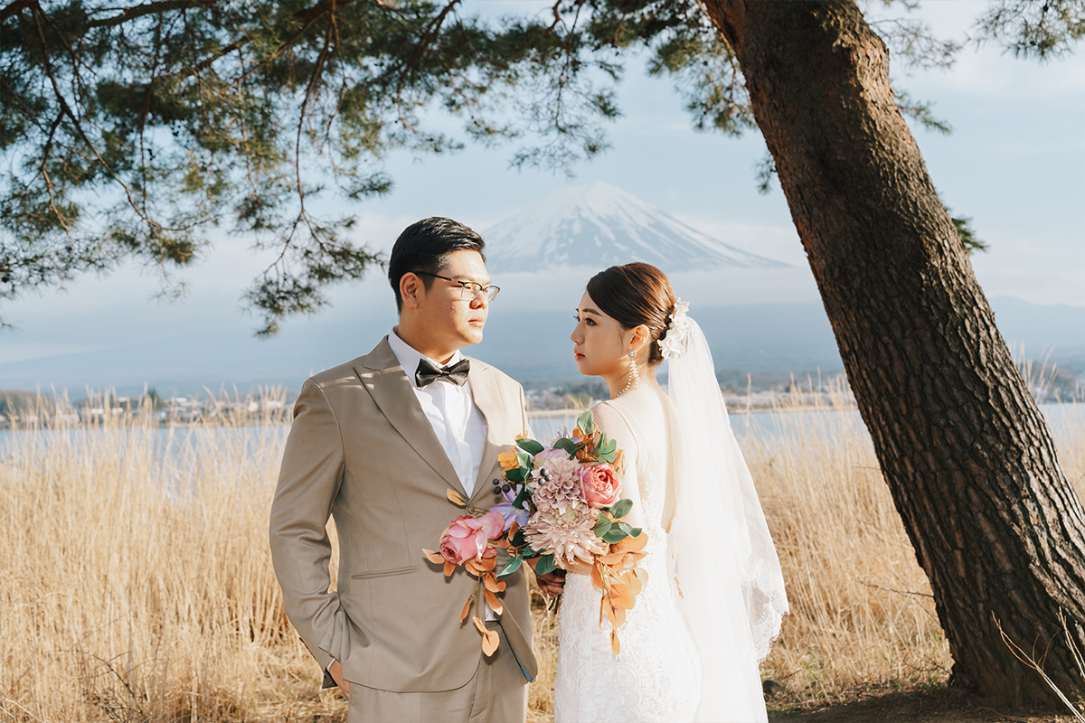 Sakura Prewedding Photoshoot Amidst Mt. Fuji and Tokyo's Full Bloom by Dahe on OneThreeOneFour 32