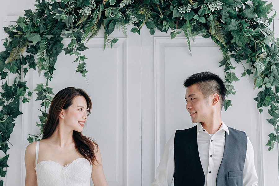 Chic Taiwan Pre-Wedding Photoshoot In Indoor Studio  by Andy  on OneThreeOneFour 0