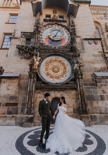 Prague Pre-Wedding Photoshoot with Old Town Square, Astronomical Clock, Charles Bridge and St Vitus Cathedral