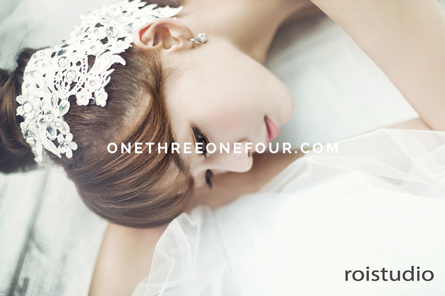 Korean Wedding Studio Photography: Modern Chic Set & Hanbok by Roi Studio on OneThreeOneFour 12