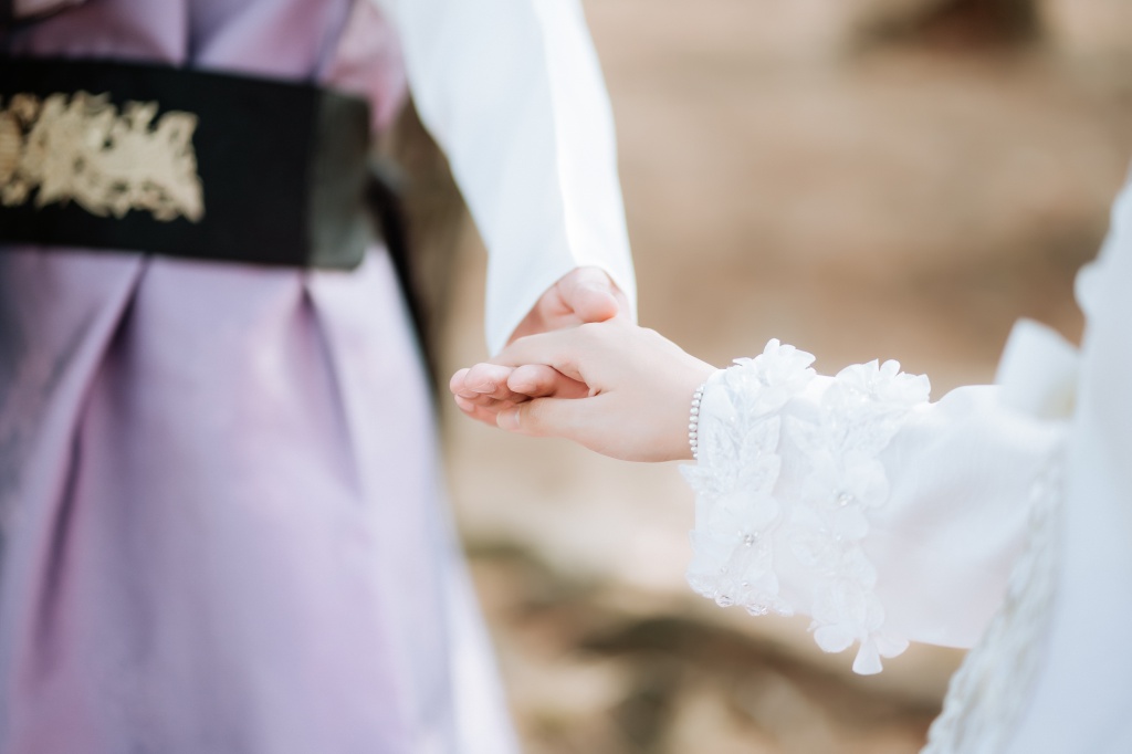 Korea Hanbok Pre-Wedding Photoshoot At Namsangol Hanok Village  by Jungyeol  on OneThreeOneFour 4