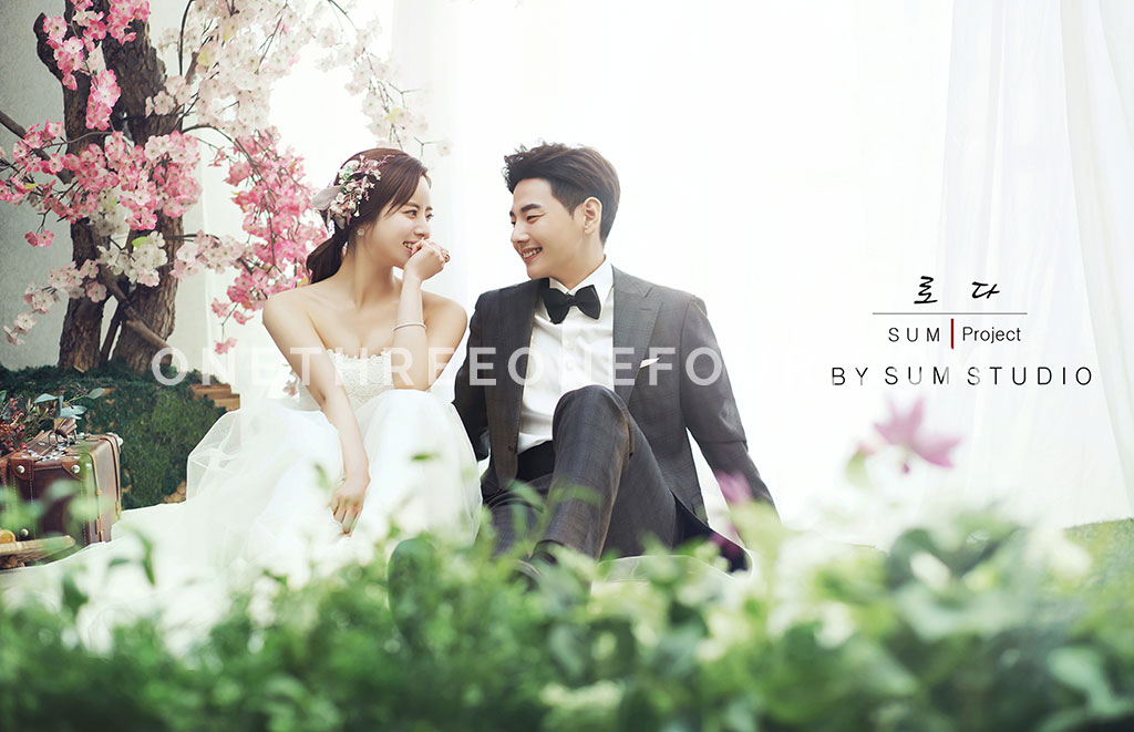 Korean Wedding Photos: Indoor Set (NEW) by SUM Studio on OneThreeOneFour 31