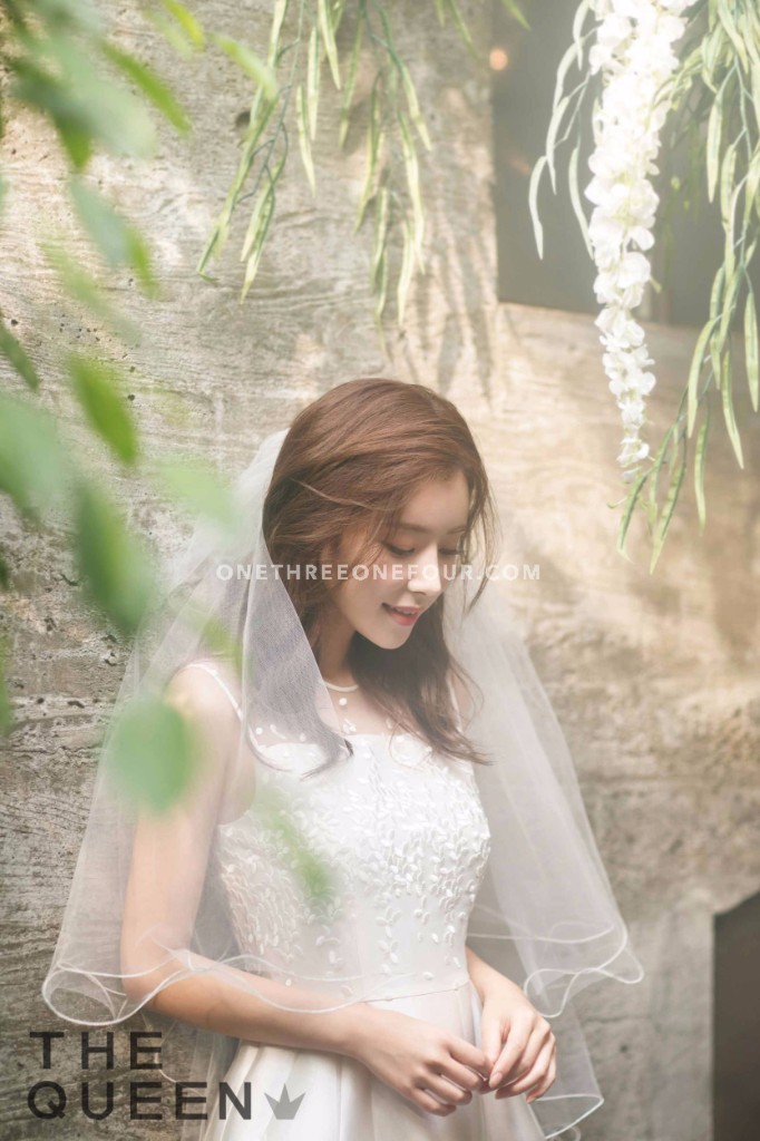 The Queen | Korean Pre-wedding Photography by RaRi Studio on OneThreeOneFour 14