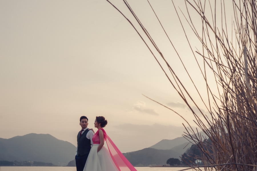 Japan Tokyo Pre-Wedding Photoshoot At Traditional Japanese Village And Mount Fuji  by Lenham  on OneThreeOneFour 17