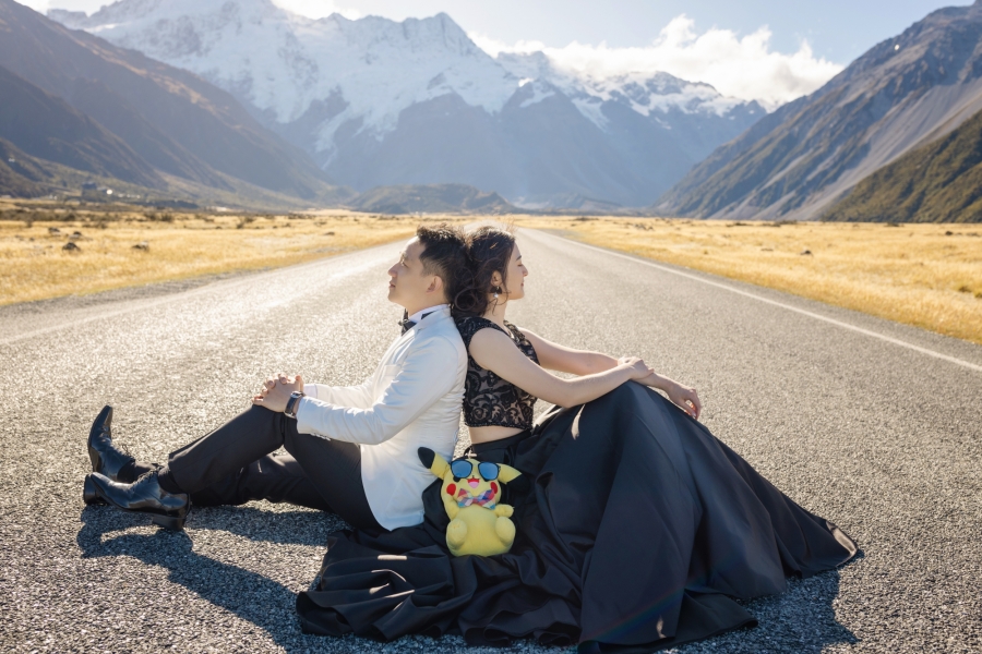 Autumn Adventure: Terry & Maggie's Unique Pre-Wedding Shoot in New Zealand with a Yellow Biplane by Fei on OneThreeOneFour 30