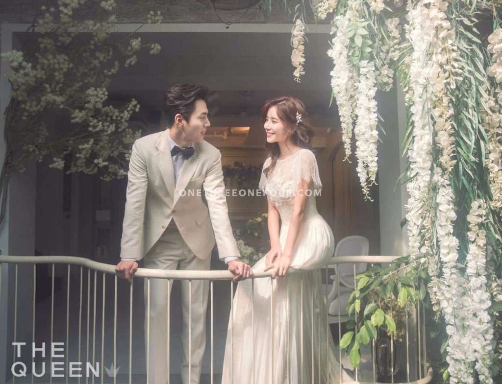 The Queen | Korean Pre-wedding Photography by RaRi Studio on OneThreeOneFour 25