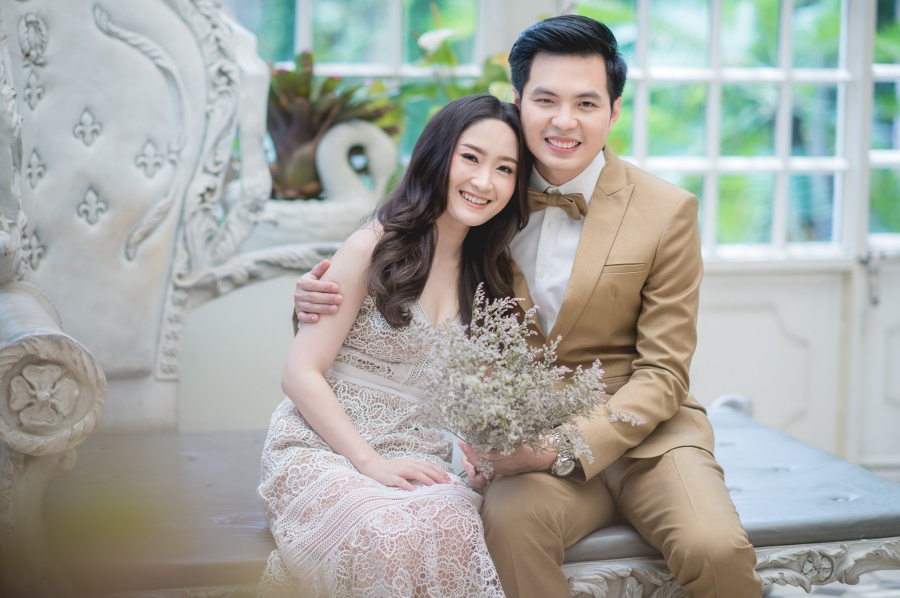 Bangkok Pre-Wedding Photoshoot In Benedict Studio by Nat on OneThreeOneFour 0