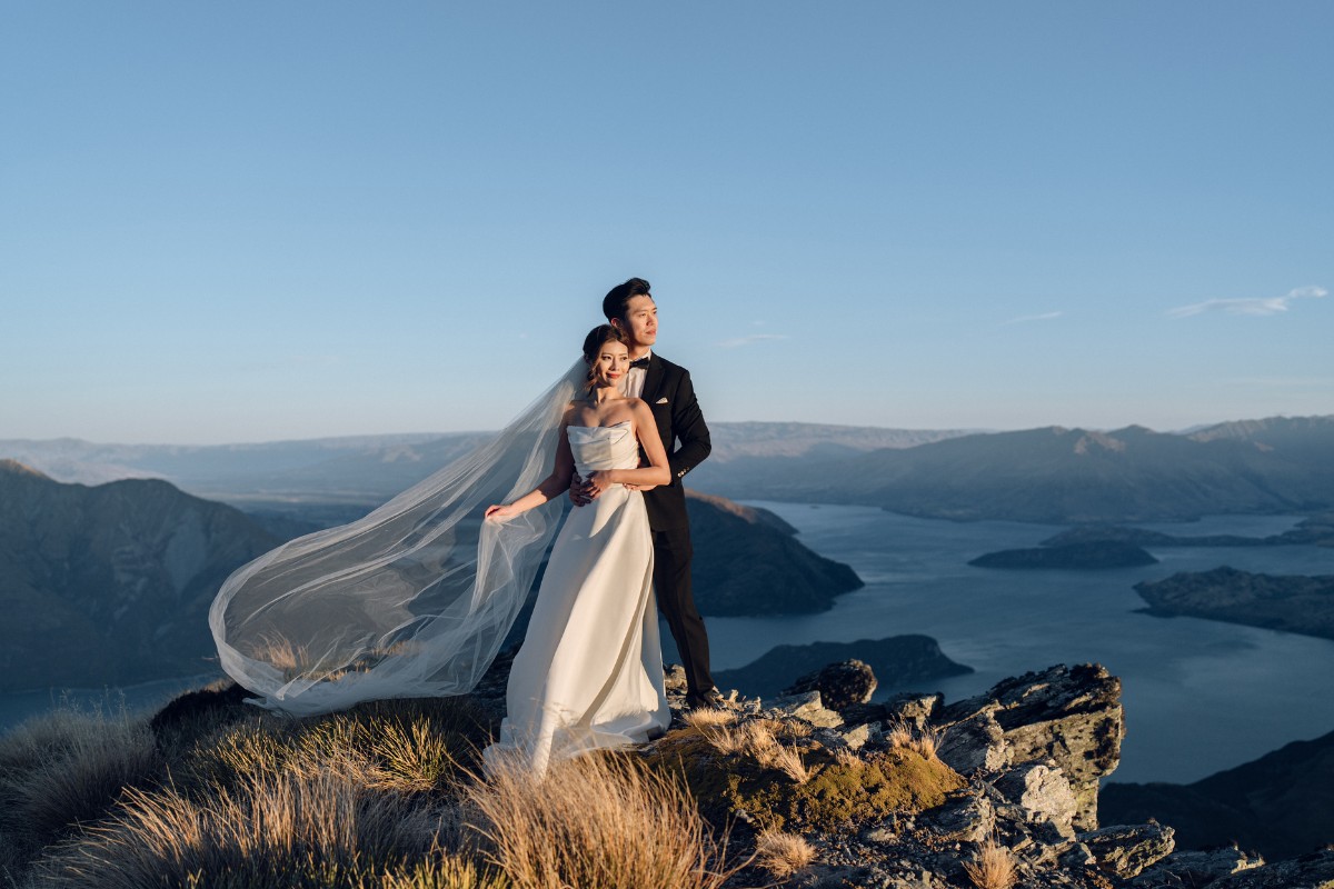 New Zealand Autumn Pre-Wedding Photoshoot Twin Peak Skippers Canyon Alpaca Farm Hilltop Cardrona Night Shoot Kombi Van by Fei on OneThreeOneFour 40