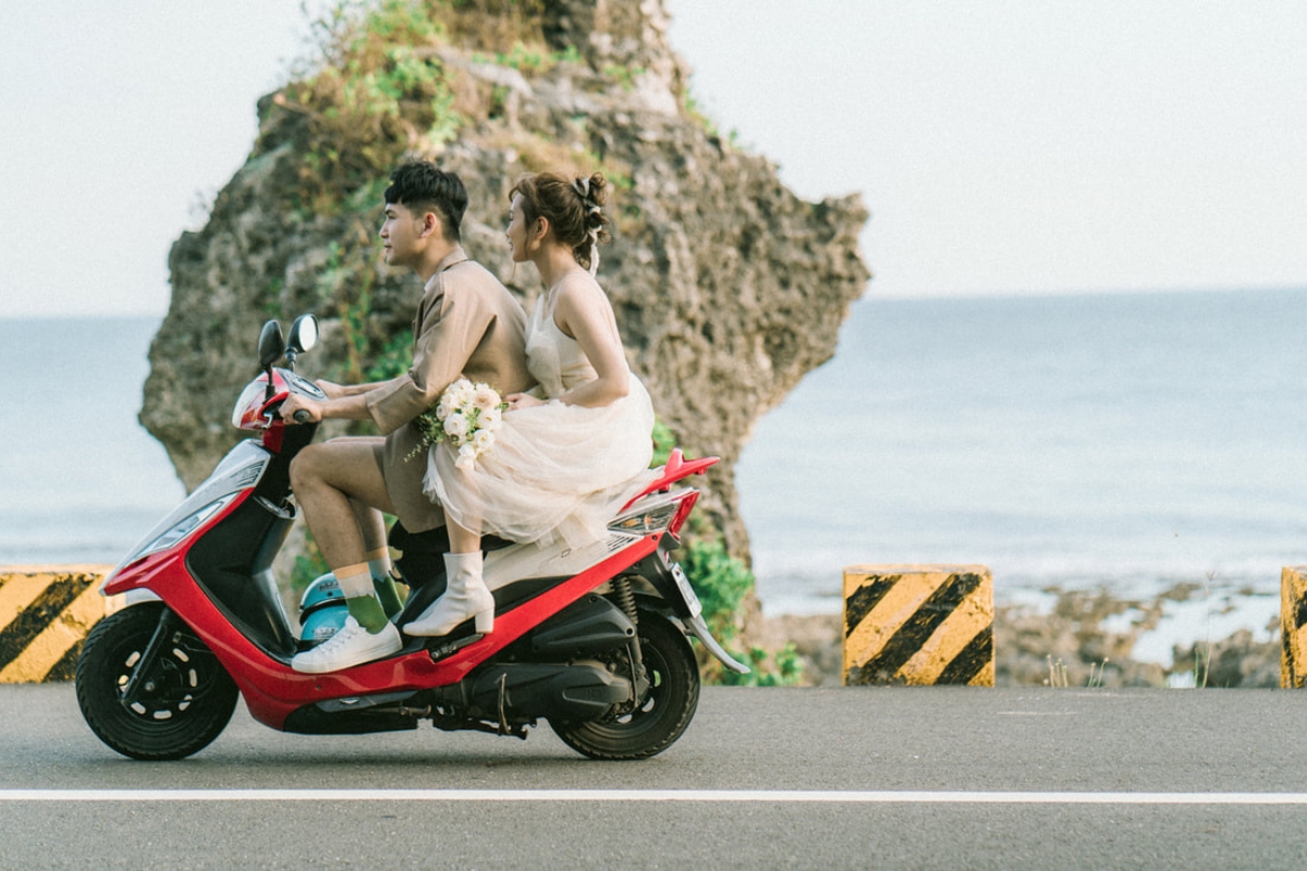 Taiwan Pre-Wedding Photoshoot Scooter Ride Sea Pier by  on OneThreeOneFour 3