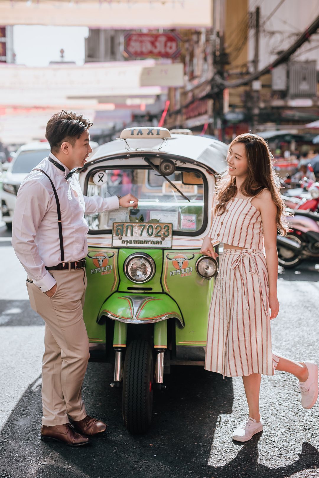 Thailand Pre-wedding Photoshoot at Bangkok Pattaya - Chinatown, train station and Pattaya beach by Por on OneThreeOneFour 1