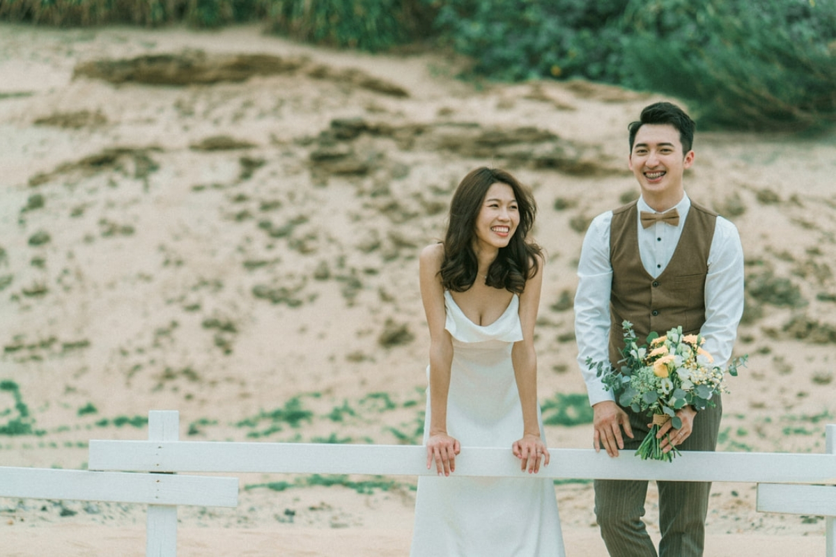 Taiwan Pre-Wedding Photoshoot Cafe Pier Lighthouse Countryside Street Beach by  on OneThreeOneFour 36