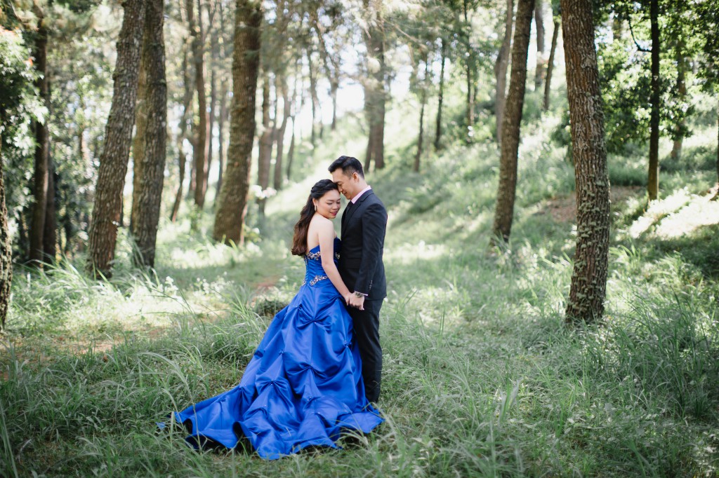 Pre-Wedding Photographer In Bali: Photoshoot At Mount Batur, Kintamani Forest, Cepung Waterfall And Tegal Wangi Beach by Hendra  on OneThreeOneFour 11