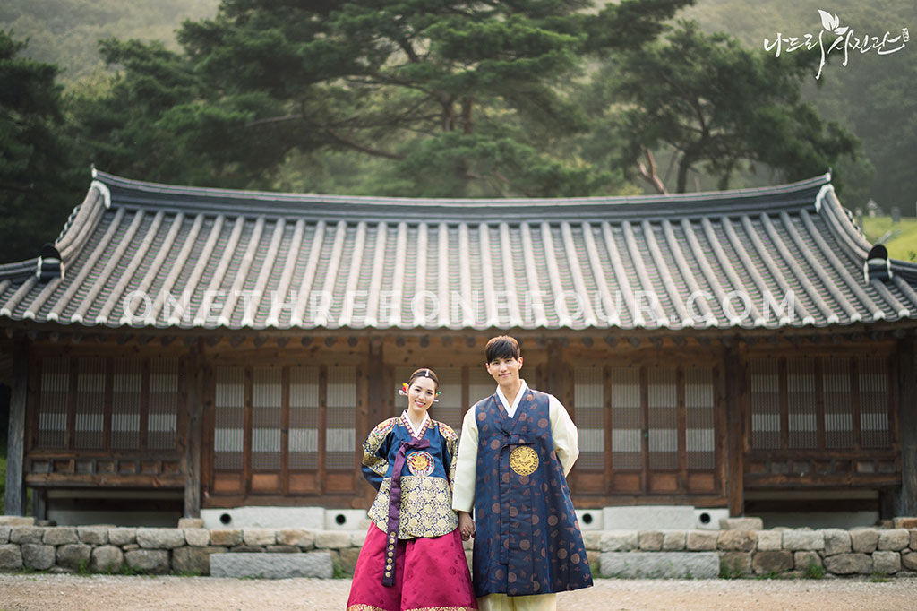 Korean Studio Pre-Wedding Photography: Hanbok by Nadri Studio on OneThreeOneFour 1