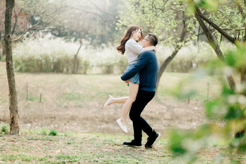 Korea Casual Couple Date Photoshoot At Seoul Forest by Jungyeol on OneThreeOneFour 12