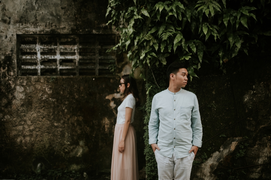 Malaysia Pre-Wedding Photoshoot At Old Streets And Sandy Beach In Johor Bahru by Ed on OneThreeOneFour 5