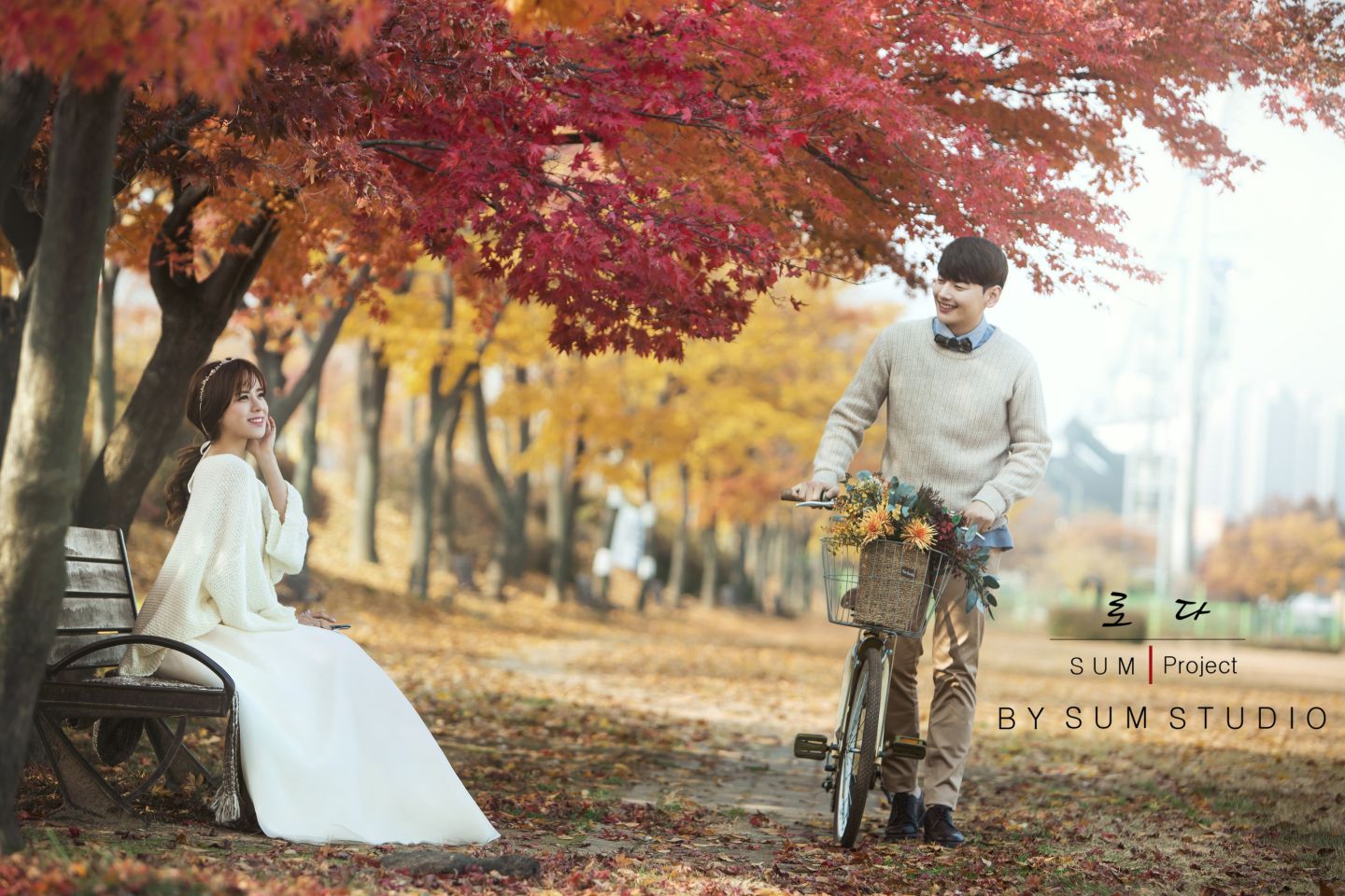Korea Wedding Outdoor Photography in Autumn with Mapletrees (NEW) by SUM Studio on OneThreeOneFour 14