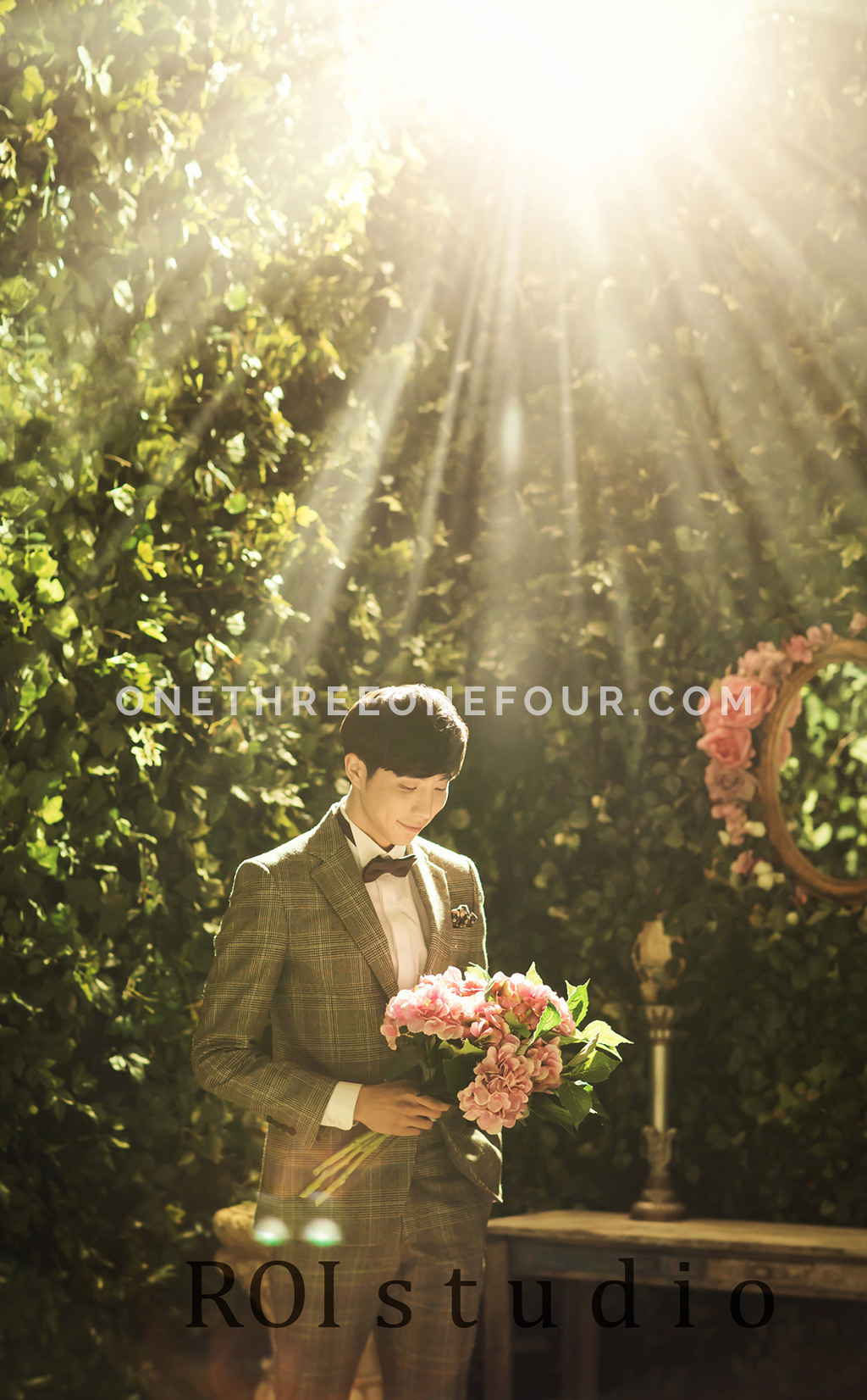 Korean Wedding Studio Photography: Floral Set by Roi Studio on OneThreeOneFour 14