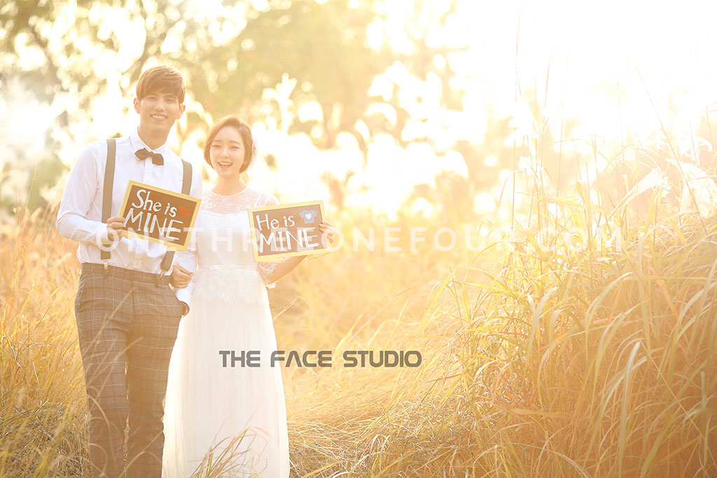 [AUTUMN] Korean Studio Pre-Wedding Photography: Seonyudo Park (선유도 공원)  (Outdoor) by The Face Studio on OneThreeOneFour 13