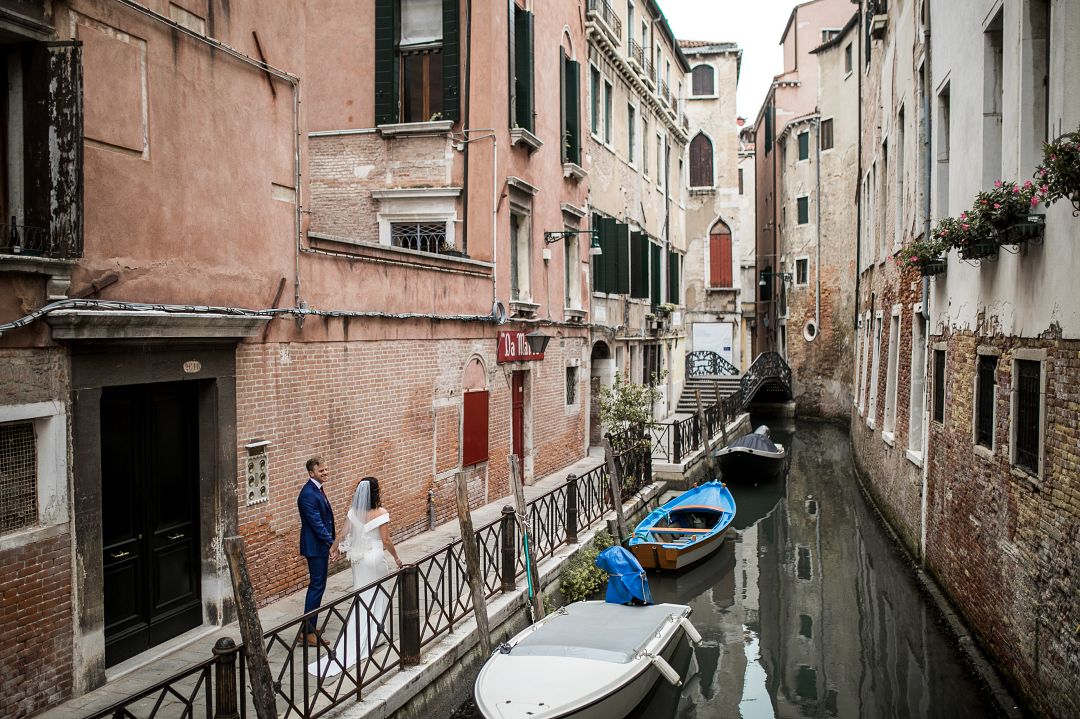 D&K: Romantic pre-wedding photoshoot at Italy Venice by Valerio on OneThreeOneFour 17