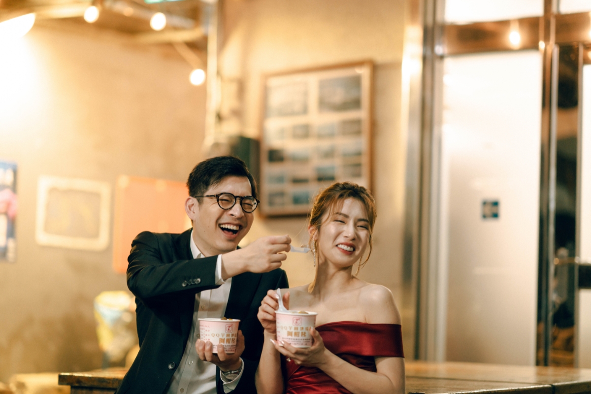 Taiwan Pre-Wedding Photoshoot Dadaocheng Golden Waterfall Jiufen Night Shoot Indoor Studio by OneThreeOneFour on OneThreeOneFour 40