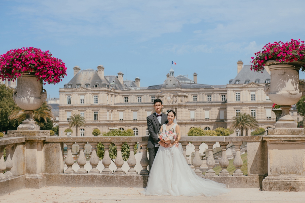 Paris Pre-wedding photoshoot Luxembourg Garden Palais-Royal Eiffel Tower Cafe Saint Honoré Wall of Love by Arnel on OneThreeOneFour 0