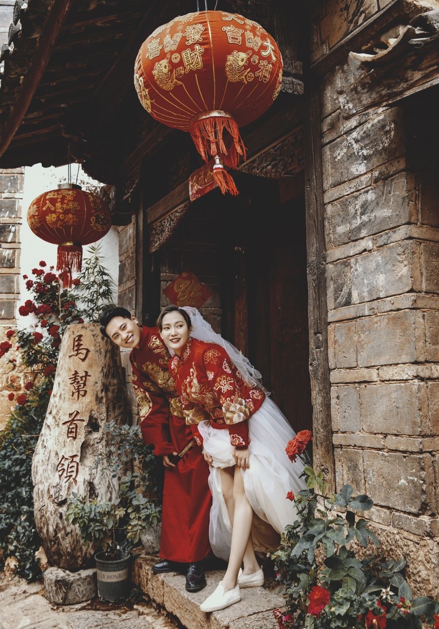 Yunnan Outdoor Pre-Wedding Photoshoot At Lijiang Ancient City