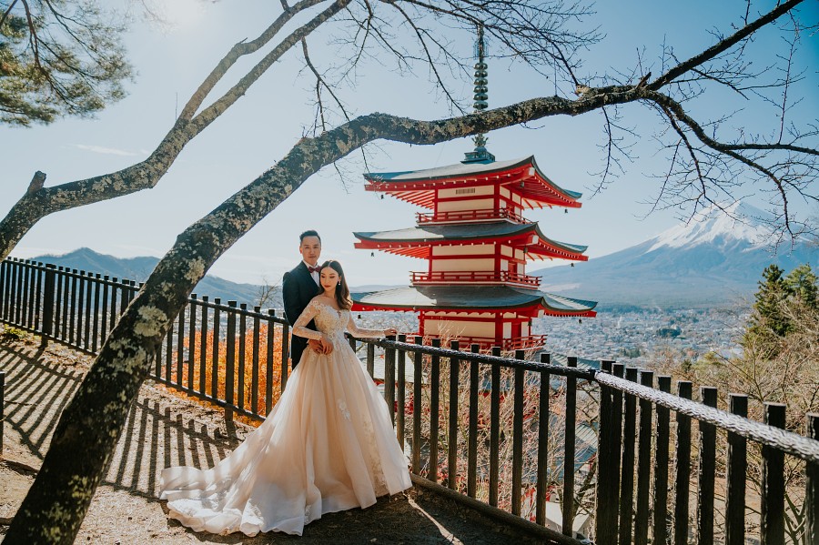 Japan Tokyo and Mt Fuji Pre-wedding Photoshoot  by Ghita on OneThreeOneFour 9