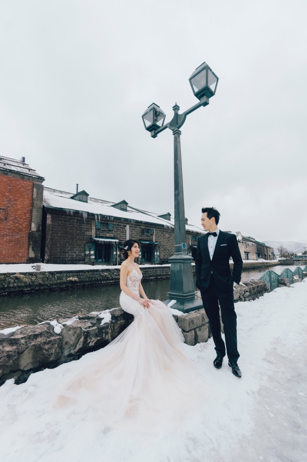 Hokkaido Outdoor Pre-Wedding Photoshoot At Otaru Canal And Nikka Whiskey Museum During Winter  by Nham on OneThreeOneFour 15