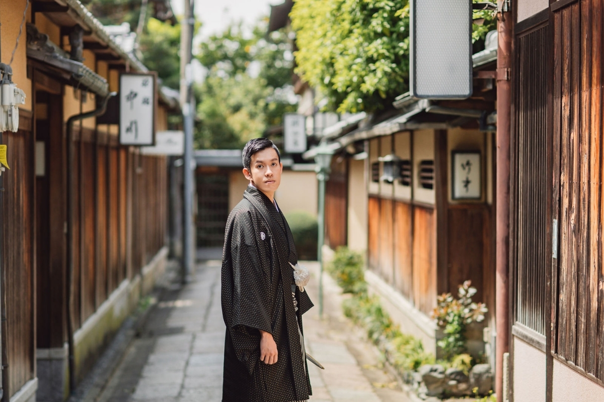 Kyoto Pre-Wedding Photoshoot with Eikando Temple, Mt Wakakusa, and Nara Deer Park by Kinosaki on OneThreeOneFour 15