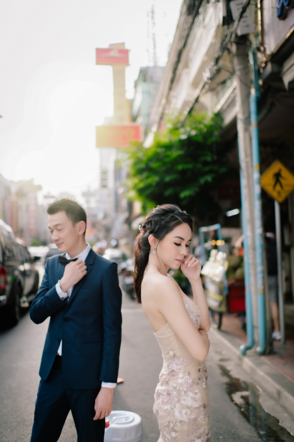 Bangkok Chong Nonsi and Chinatown Prewedding Photoshoot in Thailand by Sahrit on OneThreeOneFour 61
