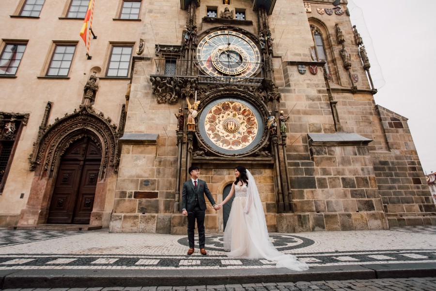 J&J: Prague Pre-wedding Photoshoot by Nika on OneThreeOneFour 4