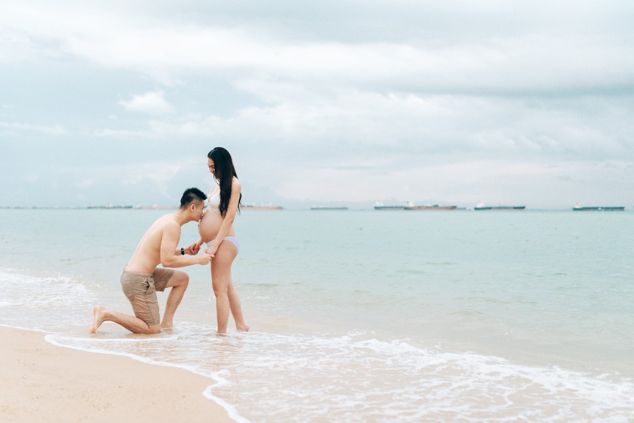 Singaporean influencer Faustina's maternity shoot at East Coast Park by Toh on OneThreeOneFour 18