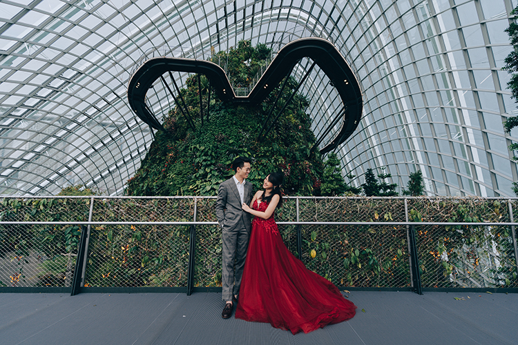 singapore wedding photoshoot cloud forest gardens by the bay