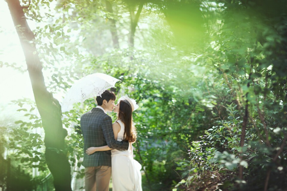 Korea Pre-Wedding Photography in Studio & Dosan Park, Seoul - 2016 Sample by May Studio on OneThreeOneFour 33